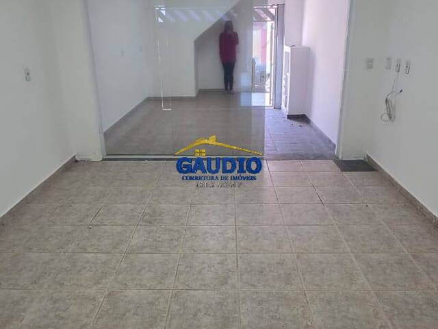 Locação em Vila Santa Luzia - Taboão da Serra